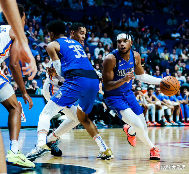 熊猫体育-滇池雪豹队鏖战陇右暴熊队，摩托车赛热身赛小胜，替补奇兵立功。宿敌对话再升级(警犬闪电和赛虎)